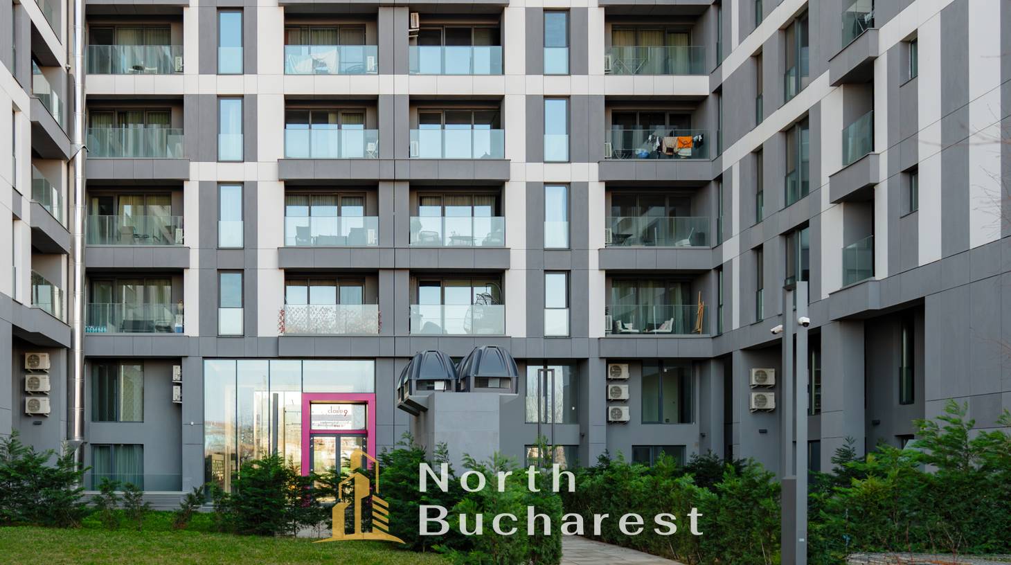 https://images.northbucharest.ro/VP7HBKnbRazyxzVo_Rn6DwRANgpYN3wWaevlG85LT3U/watermark:0.75:so:0:30:0.39/resize:fill:1460:816:1/gravity:ce/bG9jYWw6Ly8vZXN0YXRlL2xyLzM5MWJhOWY2LWNhNjUtNGE2MC04OTc0LWJhZTNkZDQ5MzQxZi5qcGVn