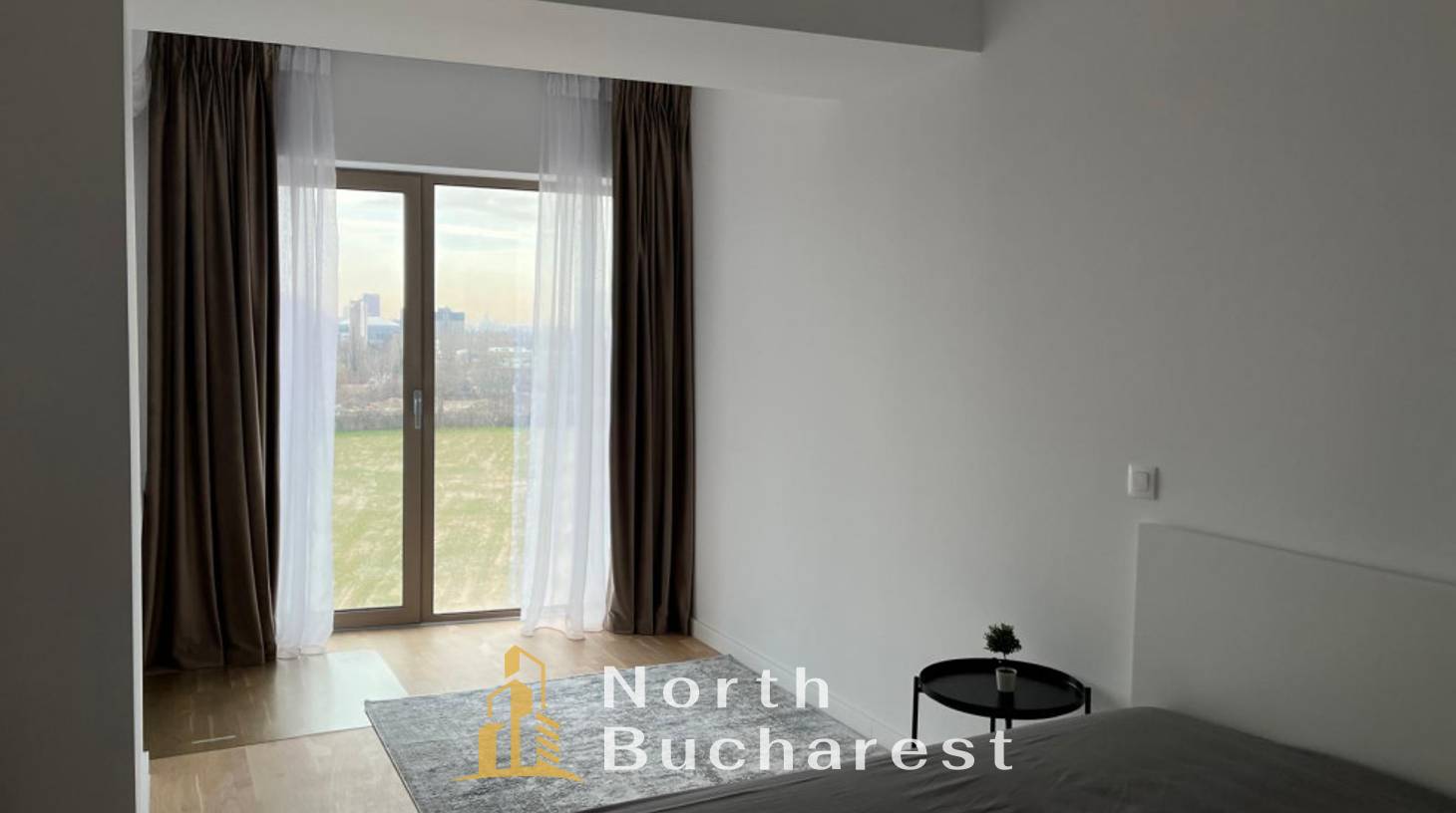 https://images.northbucharest.ro/Vh13ypiDMUclXgQk75xLVzeehm9WGfdJgnqPWil5pz4/watermark:0.75:so:0:30:0.39/resize:fill:1460:816:1/gravity:ce/bG9jYWw6Ly8vZXN0YXRlL2xyLzA3a2RjdWw0dWwxYjRtMi01NTRfNy5qcGc