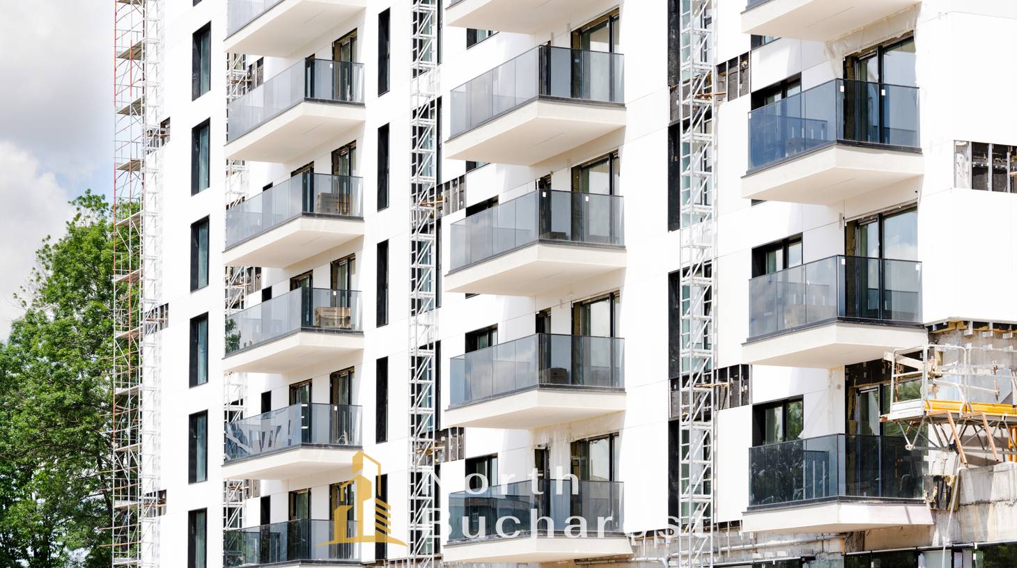 https://images.northbucharest.ro/WRx-Q6iuwvvoakPmf21Gm5wfBIb435zzdFTyRycmsqs/watermark:0.75:so:0:30:0.39/resize:fill:1460:816:1/gravity:ce/bG9jYWw6Ly8vZXN0YXRlL2xyLzRmMjcxMTg0LTFjMWUtNDk0ZC04NDYyLTEwOGRmY2NkZTA1ZC5qcGVn