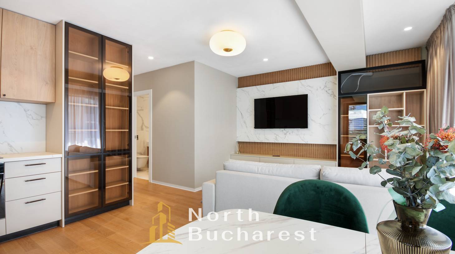 https://images.northbucharest.ro/Wg0nDtgUNMXDXZAo54PhX6Qv_12yM_x_1-RTq5gqpOI/watermark:0.75:so:0:30:0.39/resize:fill:1460:816:1/gravity:ce/bG9jYWw6Ly8vZXN0YXRlL2xyLzVjNmRkOWQ3LTFjNjctNGIxYS1iNzYxLWUzMWNiNDM1ZTM5My5qcGVn