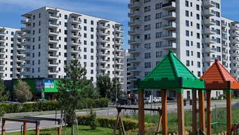 https://images.northbucharest.ro/Wls9eTdFtKQnZeLlyltNA2HDrtAYD6M40qT8X3tnZCY/resize:fill:350:198:1/gravity:ce/bG9jYWw6Ly8vZXN0YXRlL2xyL2E5ZGI5NTZmLTQ4ODQtNDQ2Zi1iMDdhLWQ4MDMzNDY4OWUyZi5qcGVn