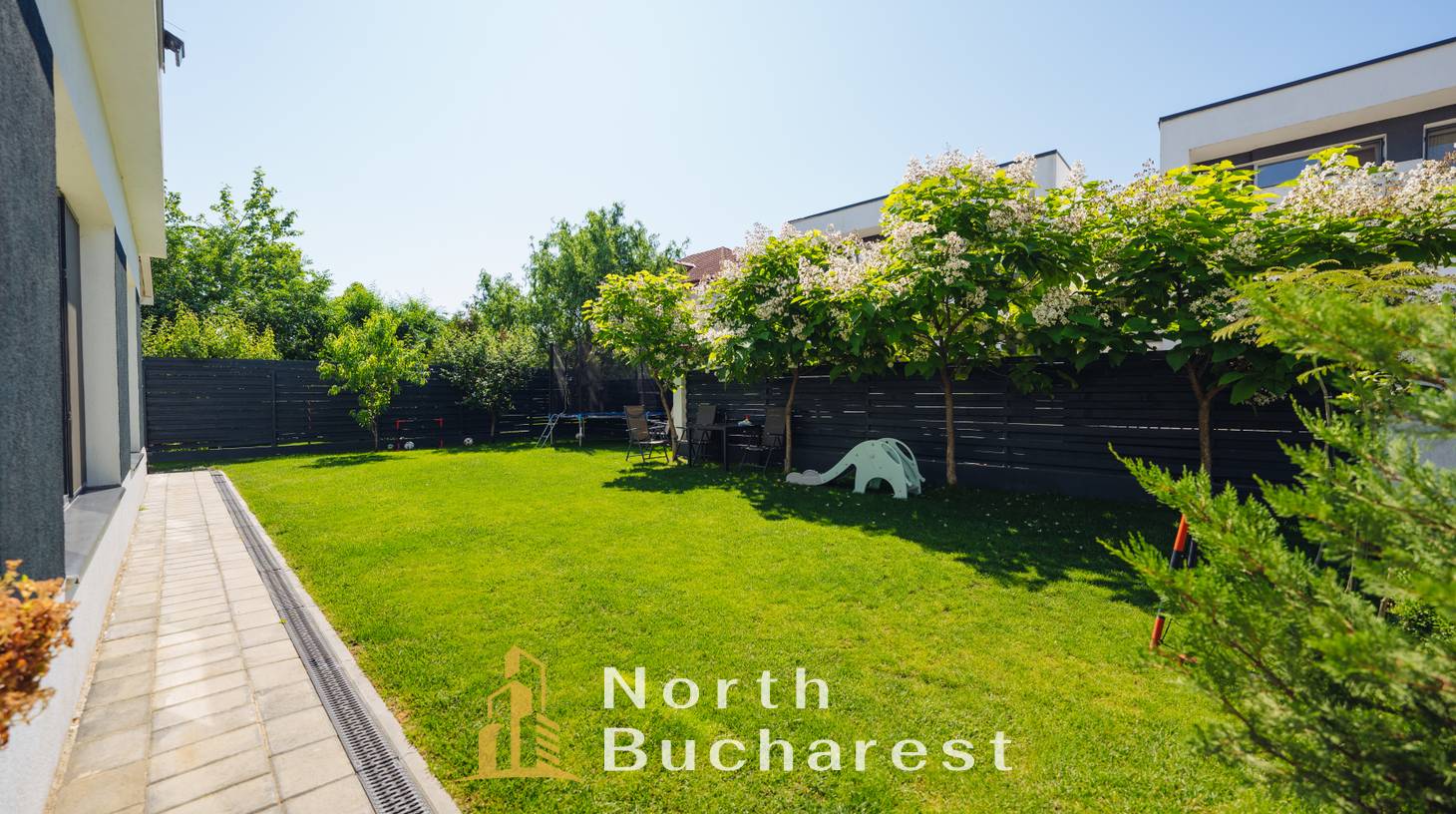 https://images.northbucharest.ro/X3sL6rxbtYCHCC1Bx4kSQrdhPz2geRNcOfXKdzjgrdk/watermark:0.75:so:0:30:0.39/resize:fill:1460:816:1/gravity:ce/bG9jYWw6Ly8vZXN0YXRlL2xyL2ViMTEwMDIwLTgxMzAtNDdiYi05YmViLTFhN2JjYmRjYWQxYS5qcGVn