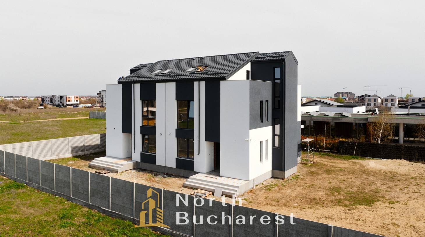 https://images.northbucharest.ro/X6sktd5QBA_Ti__Ncsw0X0l1ZjvlDr2cDFSfkb2E12g/watermark:0.75:so:0:30:0.39/resize:fill:1460:816:1/gravity:ce/bG9jYWw6Ly8vZXN0YXRlL2xyLzA1ZTM1M2M3LTM3M2UtNGRjYS04ODU1LWI3YjYwNzYyYTA5ZC5qcGVn