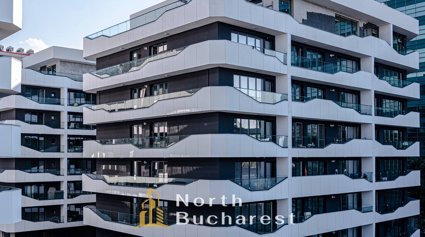 https://images.northbucharest.ro/XJ8bO5hKdT-alnz34O9Ago8Hp6PA52iHRpyrpkOjOP0/watermark:0.75:so:0:30:0.39/resize:fill:1460:816:1/gravity:ce/bG9jYWw6Ly8vY29tcGxleC9zbGlkZXMvNjY3ZWNhYWYtN2EyNy00M2NmLWI0YjEtMTY2Njg1MTVkYWNkLmpwZWc