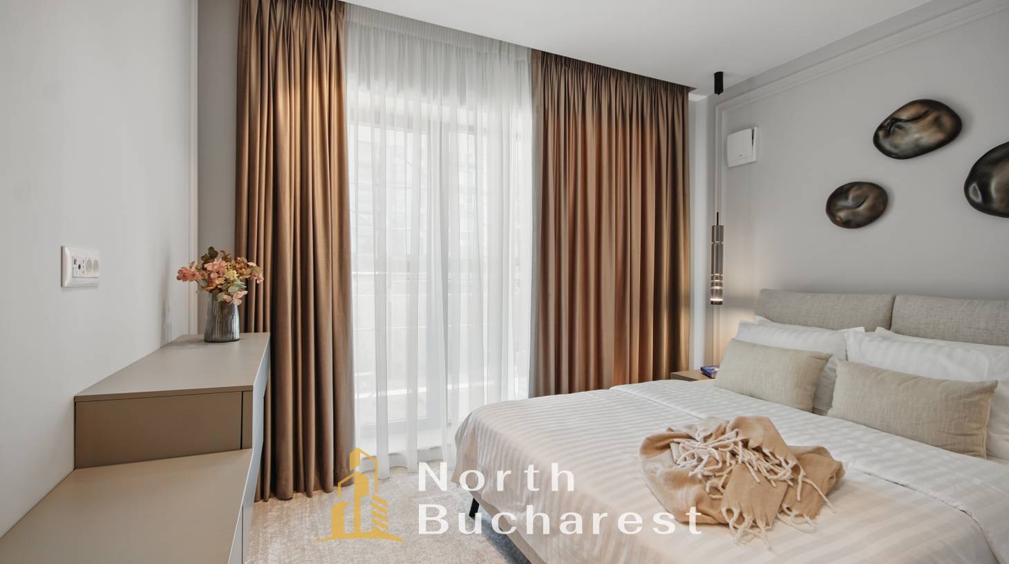 https://images.northbucharest.ro/XNMLqDyk2pVGudYOsVEq-Nwo3QrSt_wL2fBywixaE-E/watermark:0.75:so:0:30:0.39/resize:fill:1460:816:1/gravity:ce/bG9jYWw6Ly8vZXN0YXRlL2xyLzA2NmFiZDkyLTMzMmEtNGQzNi1iNjNmLTg0MjRmYjYyY2Q0Yi5qcGVn