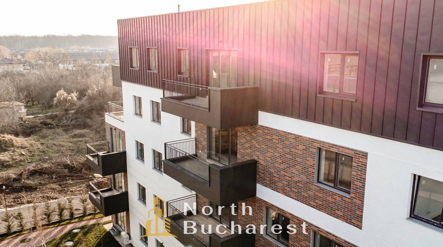 https://images.northbucharest.ro/XOqM7Ck8YrwRK7Hjr_2f58BvqHsV7OVtnvr0TjoBecE/watermark:0.75:so:0:30:0.39/resize:fill:1460:816:1/gravity:ce/bG9jYWw6Ly8vZXN0YXRlL2xyLzc4OWUwYjI2LTZjOTMtNDFiNC1iMGNlLTg5M2ZkMTBkYTI5My5qcGVn