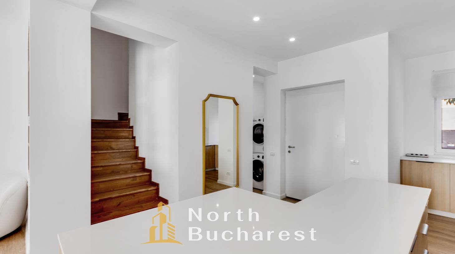 https://images.northbucharest.ro/Ywsw0KxHS0kAuTQZisnye_cqoAHuwd_A-JMflQ3Qz10/watermark:0.75:so:0:30:0.39/resize:fill:1460:816:1/gravity:ce/bG9jYWw6Ly8vZXN0YXRlL2xyLzY5YzY5NTUyLTg4OWYtNDA1NS05YjczLTA3OTFkZDViOTBhYy5qcGVn