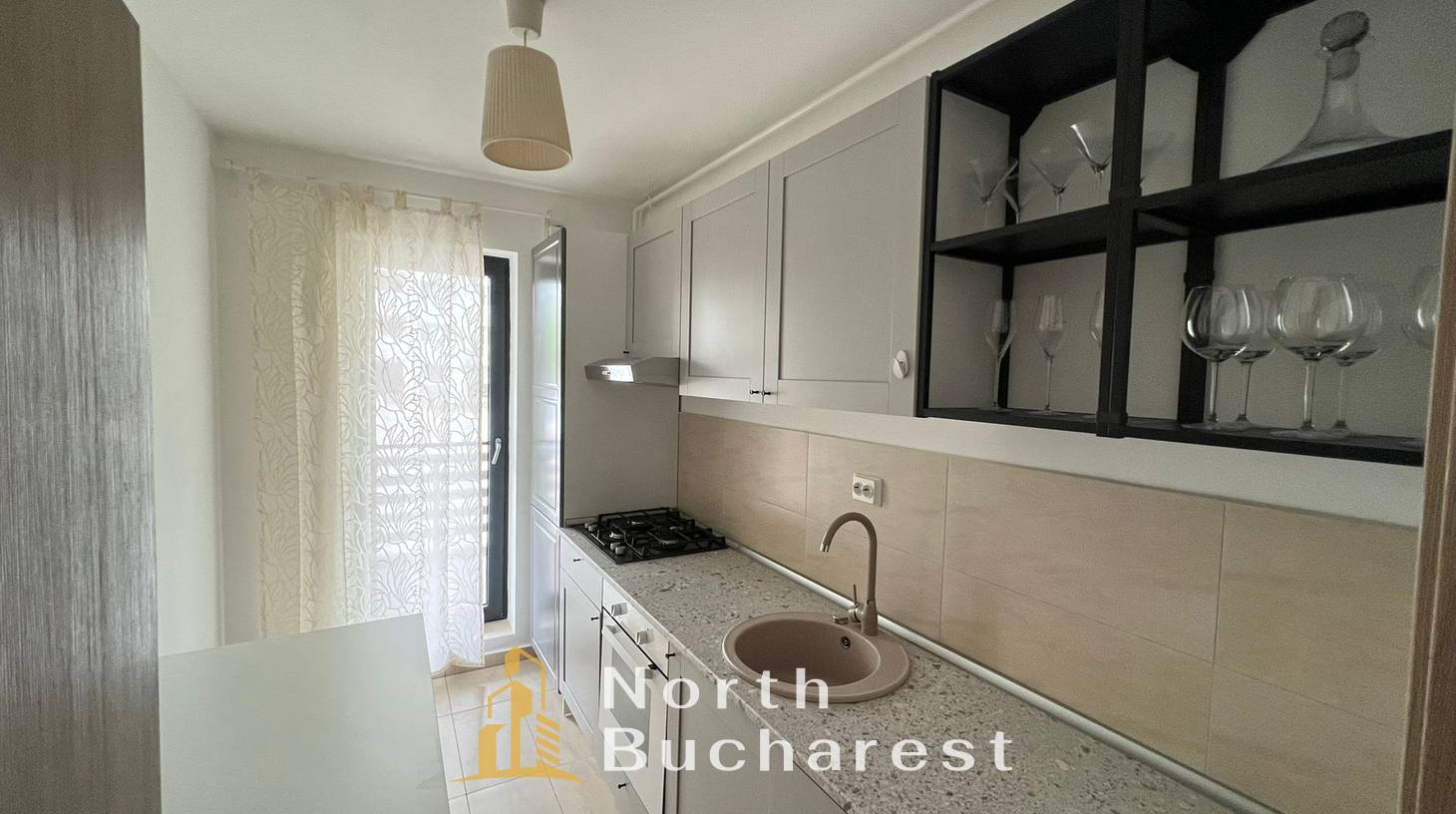 https://images.northbucharest.ro/a0bc_IRtGG-6MYIgdF0VtqkC7U3stN8F1fr-qbkuoTg/watermark:0.75:so:0:30:0.39/resize:fill:1460:816:1/gravity:ce/bG9jYWw6Ly8vZXN0YXRlL2xyLzk5MjRjMTA4LWU1OTgtNDMwYS04NjJiLWUyMTg4NjQ1ZjFkYi5qcGVn