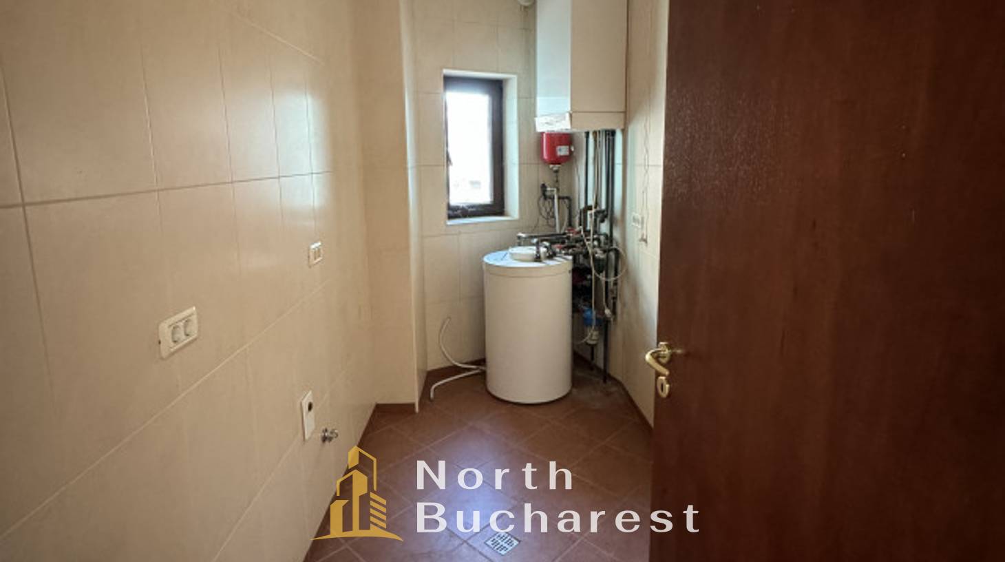 https://images.northbucharest.ro/a6LqcZP9zCsbTwPXaPB4-WpdGXFDH3AyJADVUFz_lcc/watermark:0.75:so:0:30:0.39/resize:fill:1460:816:1/gravity:ce/bG9jYWw6Ly8vZXN0YXRlL2xyL2dkeDFmc2JkM2J4ZTZyZC0yNTJfMy5qcGc