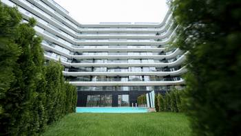 https://images.northbucharest.ro/a7jZQSFMKRTU5qwsVVW2aWf4_T_C_5zZFTXBz99clFk/resize:fill:350:198:1/gravity:ce/bG9jYWw6Ly8vZXN0YXRlL2xyLzg1ZGM2ZTY3LTBlNDUtNDFjYy1hMTRiLTljMzlmYTJiZDQxZS5qcGVn