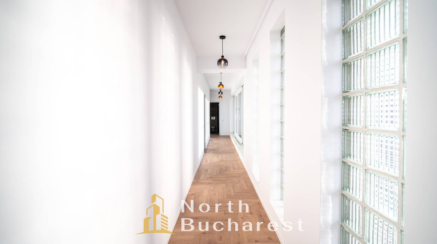 https://images.northbucharest.ro/a96-8qrin2NIhDZFsEetEPvYrO41ATbiOS8PLVYmdyQ/watermark:0.75:so:0:30:0.39/resize:fill:1460:816:1/gravity:ce/bG9jYWw6Ly8vZXN0YXRlL2xyL2YwMWI2MjBkLTM2ZTgtNDAxOC1iZmRkLTEzYTVhNDRhN2M1Yi5qcGVn