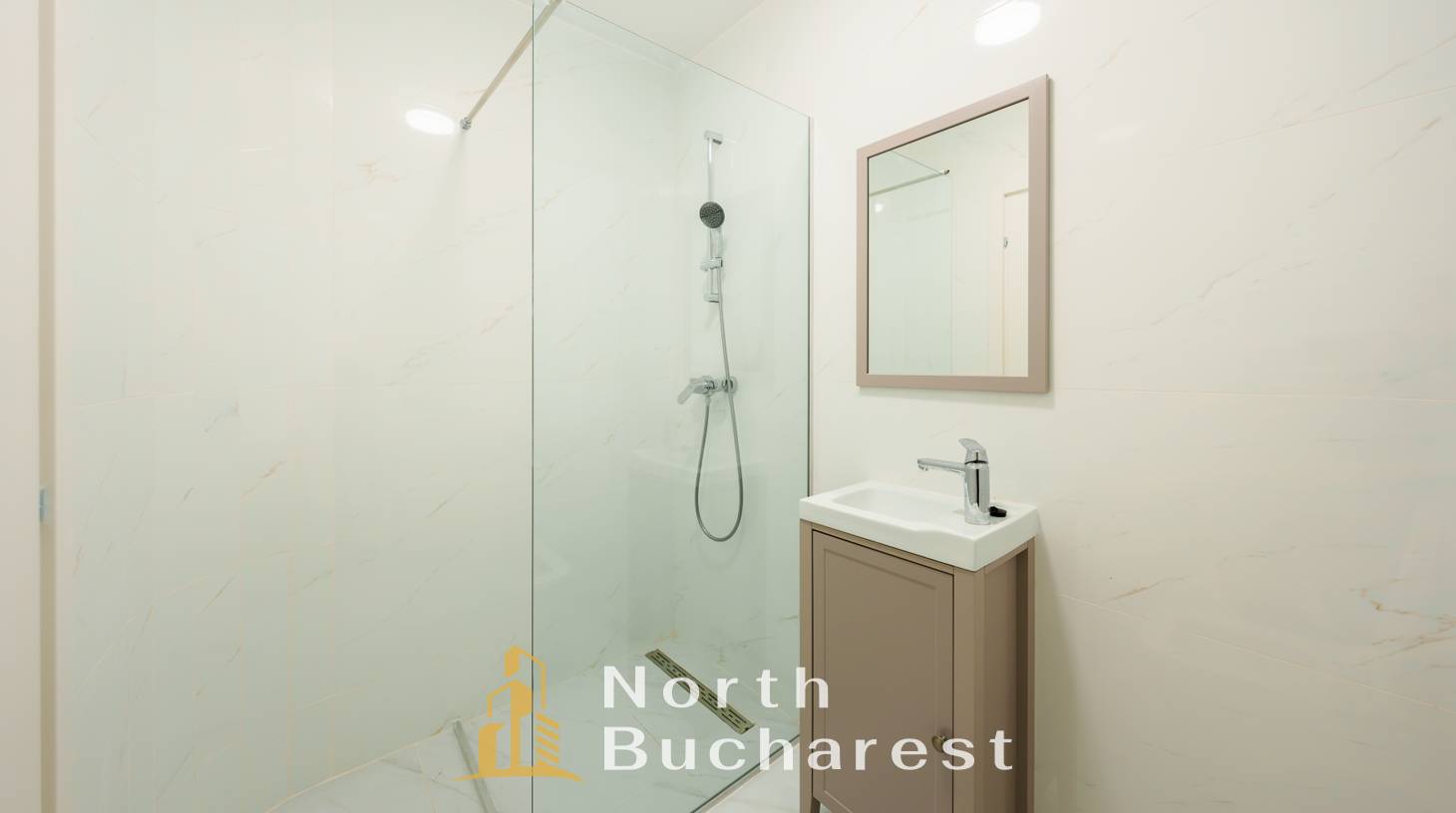 https://images.northbucharest.ro/aTKujS8EXnnDQLOT-FDLZ8HlNzb-kF1uboiB463U8Ww/watermark:0.75:so:0:30:0.39/resize:fill:1460:816:1/gravity:ce/bG9jYWw6Ly8vZXN0YXRlL2xyLzRhOWMyNGNhLTc3MWItNDQyMS04ZTBmLTA5YzA5YWVjMjRhMy5qcGVn