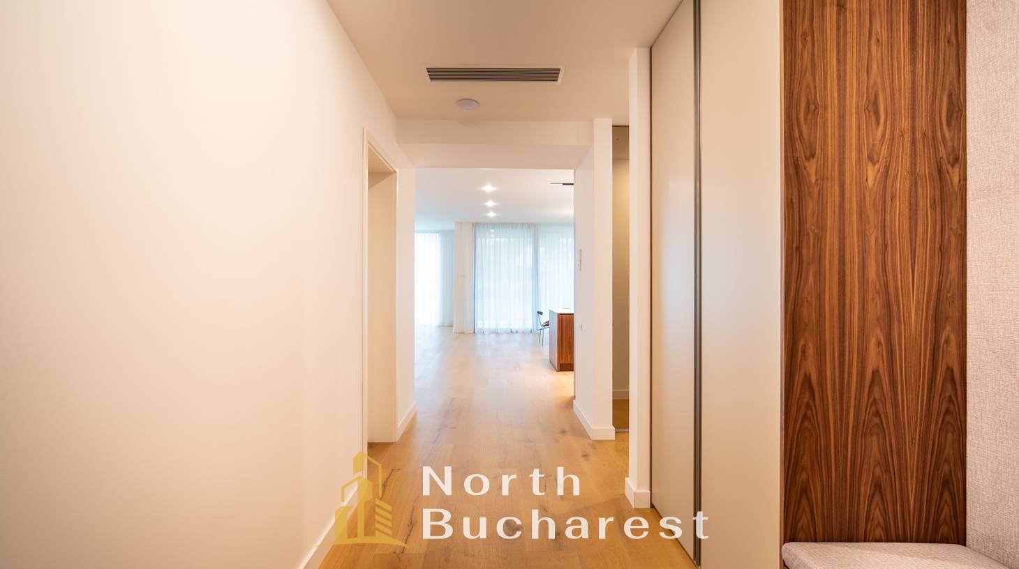 https://images.northbucharest.ro/aVDQSuCcTy-Inb2661Ze2lh-OJPfyeGWLenPIJzK6lU/watermark:0.75:so:0:30:0.39/resize:fill:1460:816:1/gravity:ce/bG9jYWw6Ly8vZXN0YXRlL2xyLzcyYTY2M2Q5LTUxOTUtNGI2Yy1iOTlhLTk4Y2ZhNGIyMTE5Yi5qcGVn