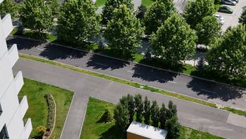 https://images.northbucharest.ro/afBNyrsG-0qBpkpU3jzhORWxUwa0mOi1dIWg51MEIeU/resize:fill:350:198:1/gravity:ce/bG9jYWw6Ly8vZXN0YXRlL2xyL2MzNjZjYzA0LTdjYjktNDYwNy05MTMwLTdhMmY1MjAyZDhjNy5qcGVn