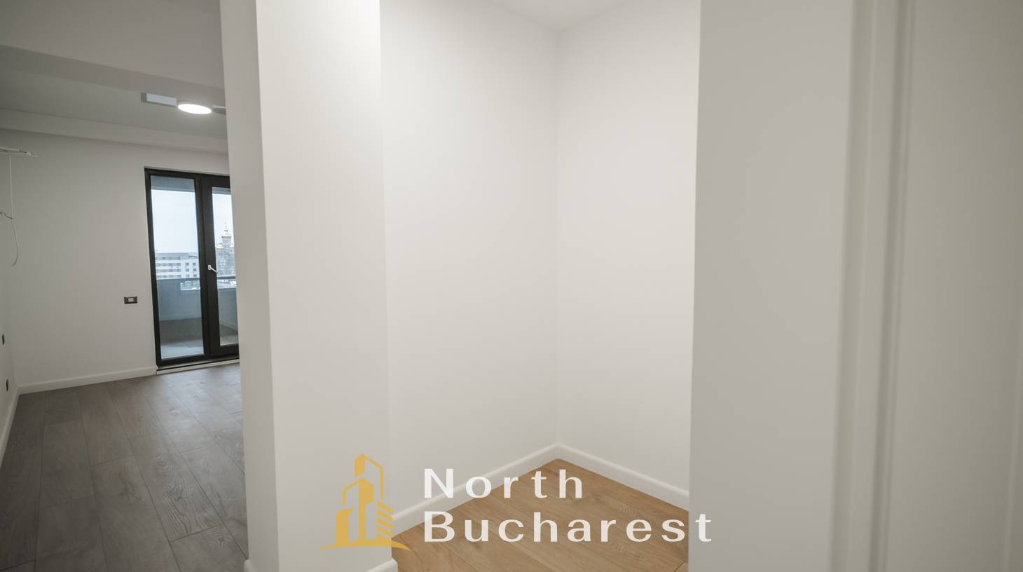 https://images.northbucharest.ro/amW074urfj8V6xsgCxVUIYlBEOBwZFFEXQRyD7xWTX0/watermark:0.75:so:0:30:0.39/resize:fill:1460:816:1/gravity:ce/bG9jYWw6Ly8vZXN0YXRlL2xyL2ZjMDE1NDU4LTkyYjktNGQ1Mi1iYjM3LTgwNzk4ZTU3ZWI2Zi5qcGVn