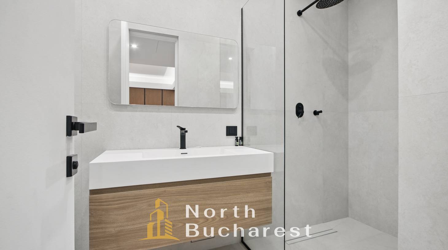https://images.northbucharest.ro/atY-qiZ8WnKFXQGAp1ncwwJsJrRXWJ7zvccfcK0EBq4/watermark:0.75:so:0:30:0.39/resize:fill:1460:816:1/gravity:ce/bG9jYWw6Ly8vZXN0YXRlL2xyLzYxMTVmMzYyLWI1ZDQtNGM2OC05NWZkLTM0N2M3MmQ3NzhlNy5qcGVn