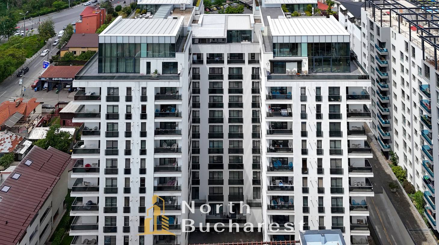https://images.northbucharest.ro/b7M7pMK6EqCVZmHZ_YKwB7lYUDJz5auunqEArGNRYnw/watermark:0.75:so:0:30:0.39/resize:fill:1460:816:1/gravity:ce/bG9jYWw6Ly8vZXN0YXRlL2xyLzUzOTU0OTYxLWIwZGQtNGIzOC1iZDI0LTBjYmQxOTgxZWFkMy5qcGVn