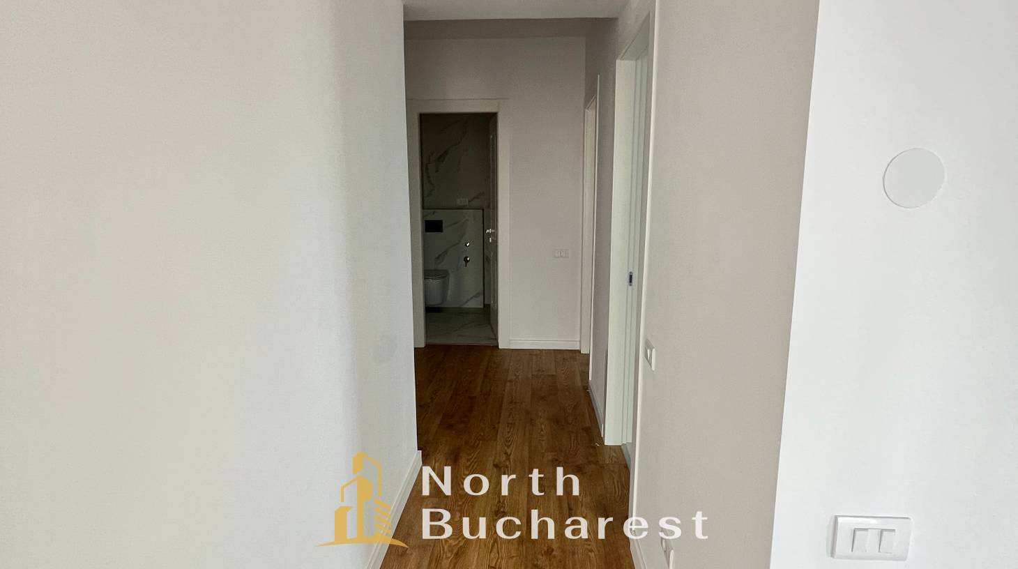 https://images.northbucharest.ro/bwRSgpRlND76Q5e1KS9cQt6twSrtgqig9NJeEJzge3A/watermark:0.75:so:0:30:0.39/resize:fill:1460:816:1/gravity:ce/bG9jYWw6Ly8vZXN0YXRlL2xyLzgwOWIxNGQ3LTlkMDMtNGYyNS1iOTM2LTk2NDg2OGNjZWVlYi5qcGVn