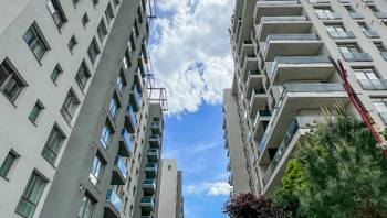 https://images.northbucharest.ro/bxVyMpYOFSGhVyPlSQlYr6vvaPcu9vhq0WJhATLWYZg/resize:fill:350:198:1/gravity:ce/bG9jYWw6Ly8vZXN0YXRlL2xyL2MzYWIxMzQxLTMwY2EtNGY4Yi04NGExLTRiYzMxZGVmOWE4NC5qcGVn