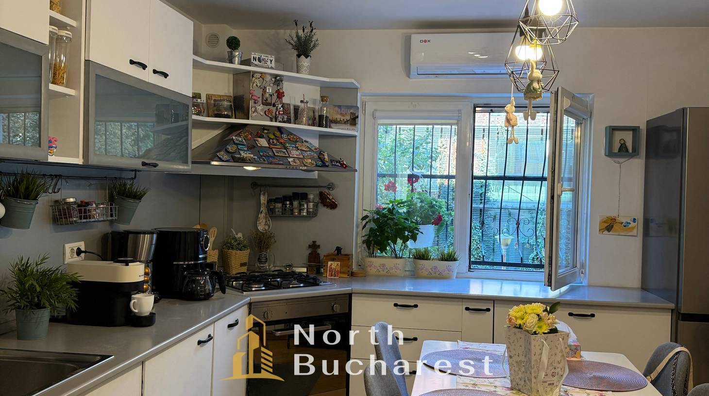 https://images.northbucharest.ro/c83wVo53YzRtjc1cMUMM7sa9mVScgNEvxWVQQ-VUQGI/watermark:0.75:so:0:30:0.39/resize:fill:1460:816:1/gravity:ce/bG9jYWw6Ly8vZXN0YXRlL2xyLzQ5MDljY2M0LTYzYzktNGZmYS1hYmVmLTc5MDUwMzBhNTdiNC5qcGVn