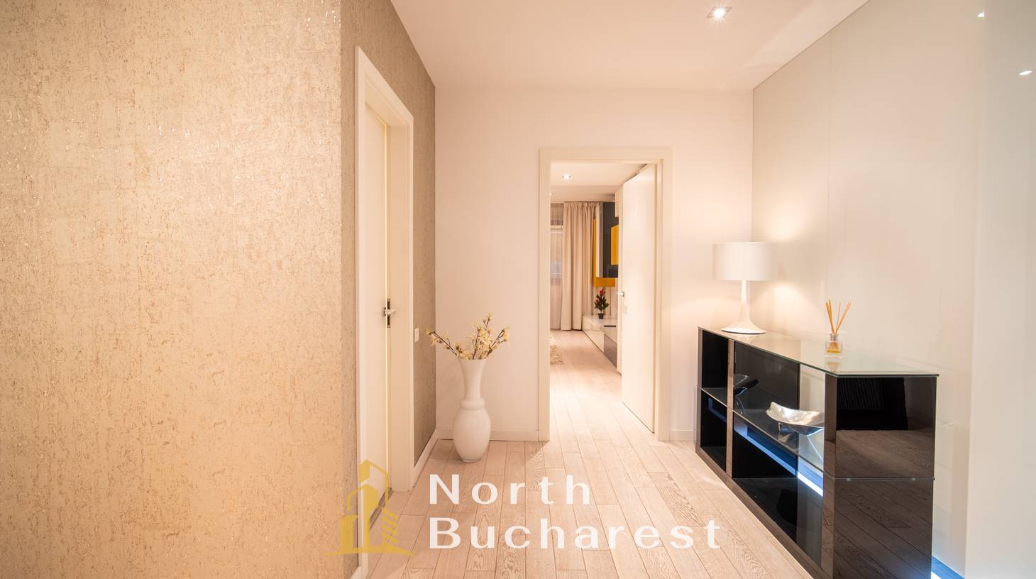 https://images.northbucharest.ro/czoYyraErJ2bbUT33ZLu3XwFpBUA8HLtoxhHgD0DqDo/watermark:0.75:so:0:30:0.39/resize:fill:1460:816:1/gravity:ce/bG9jYWw6Ly8vZXN0YXRlL2xyLzRmYTI4Mjg2LTM1NjEtNDg0Yy1hZDYzLWNlODdlMDA5YzM5OS5qcGVn