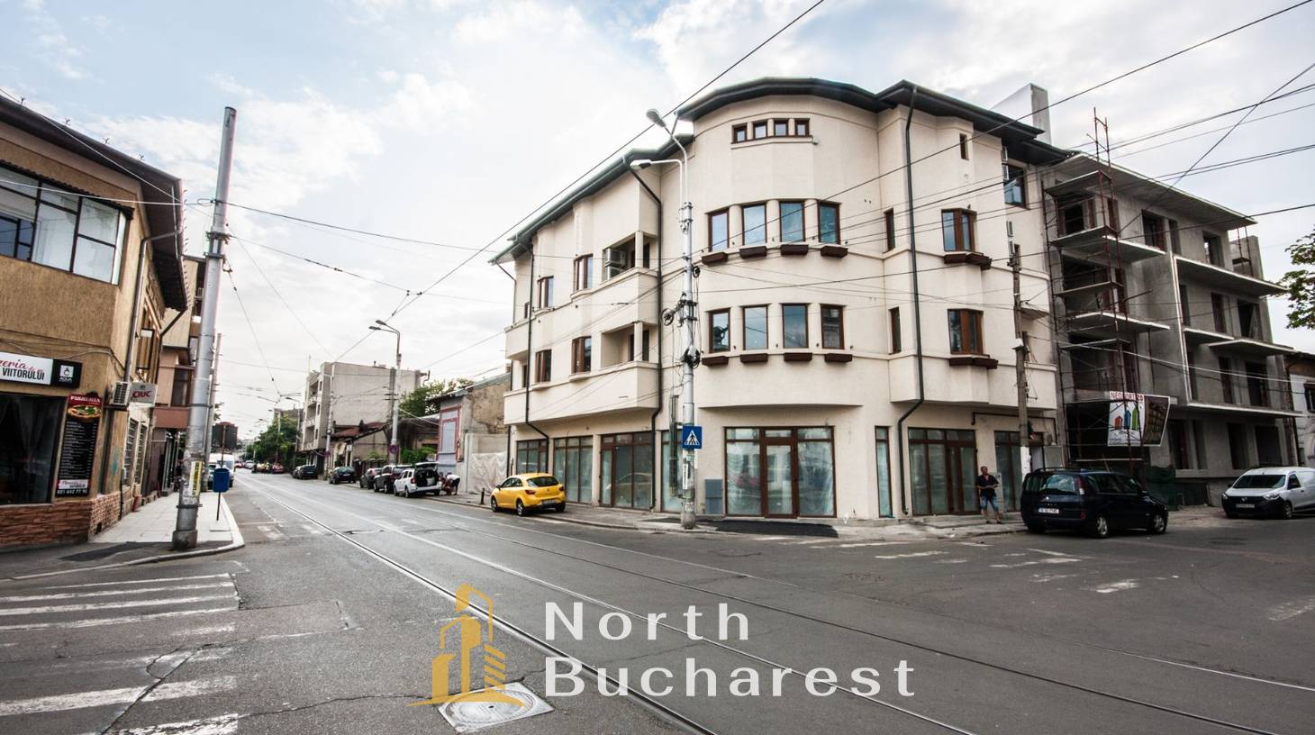 https://images.northbucharest.ro/d1-MrkOncSqv8l2rmHrHI3DKEUe4gtqFY84AtqjGtcc/watermark:0.75:so:0:30:0.39/resize:fill:1460:816:1/gravity:ce/bG9jYWw6Ly8vZXN0YXRlL2xyLzA5MDdmMzY0LWIwYWQtNDFjNy1iYmNhLTYyMzkxMjFjNTAyNi5qcGVn