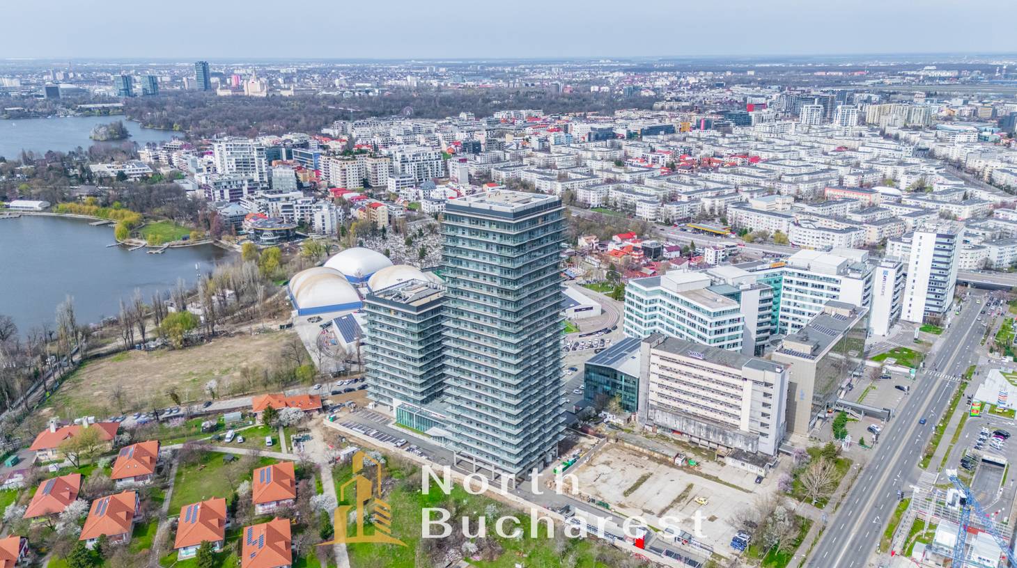 https://images.northbucharest.ro/d2jQ9AF-4I2zNWYF3K0uyMYOxRNLdtCEVdU_6UUk6NY/watermark:0.75:so:0:30:0.39/resize:fill:1460:816:1/gravity:ce/bG9jYWw6Ly8vZXN0YXRlL2xyLzVjZDEwNjE1LWJhODktNDk0Yi04N2Q4LTRhYTQxYWJiODcyOC5qcGVn