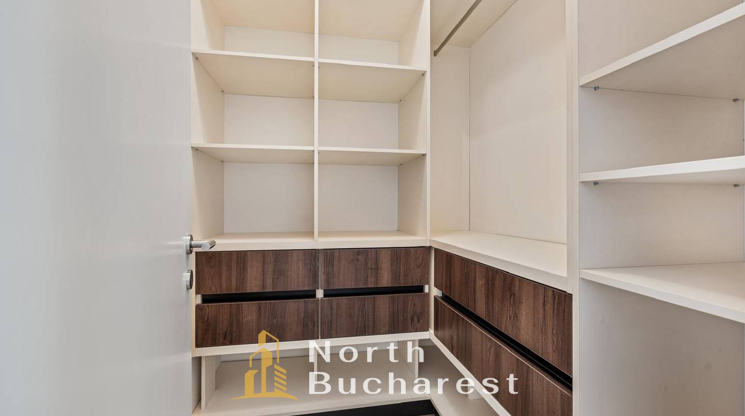 https://images.northbucharest.ro/dOZtrzSbXgIjYWd6W1tQ9HYqUGlrO-ltXxvfFmV1nrE/watermark:0.75:so:0:30:0.39/resize:fill:1460:816:1/gravity:ce/bG9jYWw6Ly8vZXN0YXRlL2xyL2UxYWM3MzVkLTlkNjgtNGQwOC1iZWU1LTY2NTZkM2Y5NGQ3Ny5qcGVn