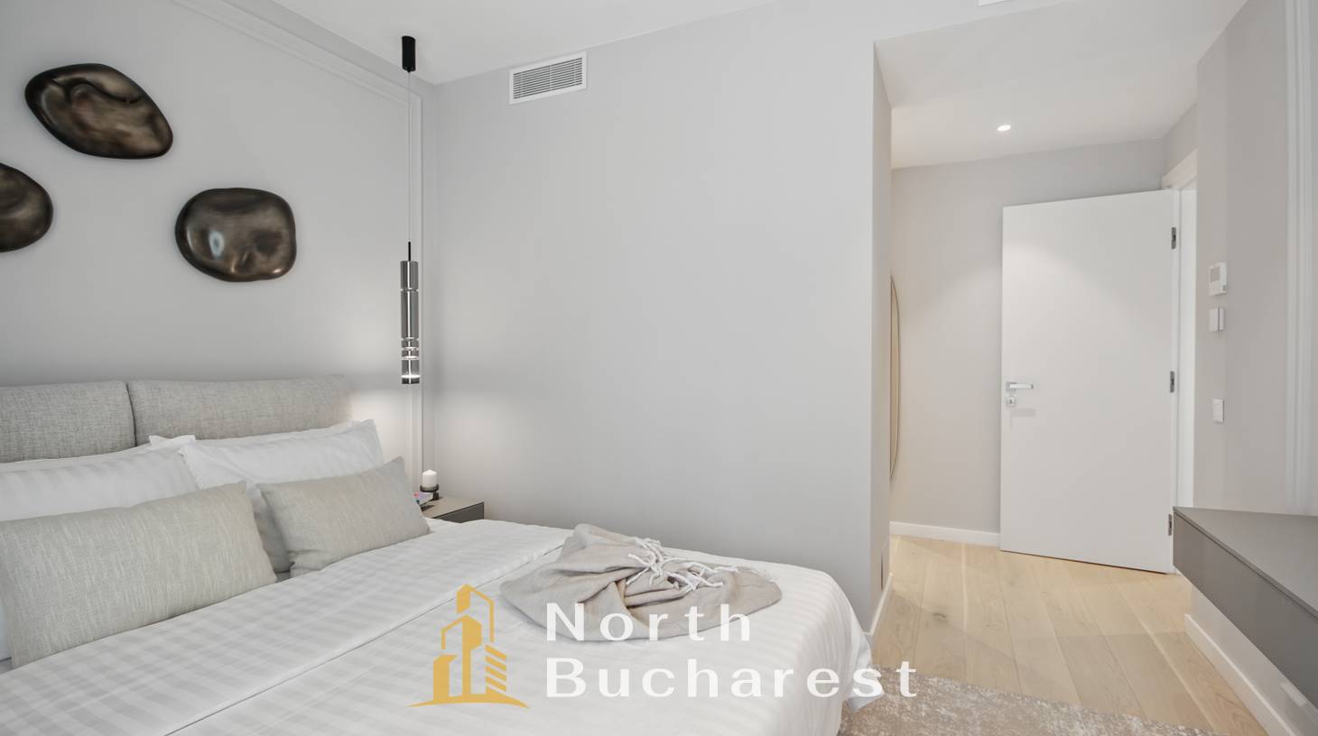 https://images.northbucharest.ro/dbyDLTN-3oIq2aXJpTAov7ze5SzeKBiRZCY2aKfjN3w/watermark:0.75:so:0:30:0.39/resize:fill:1460:816:1/gravity:ce/bG9jYWw6Ly8vZXN0YXRlL2xyL2NiZmJiMzRkLTQwZTQtNDVjMC04OTFkLWU5ZTQ2NzUxODNkOS5qcGVn