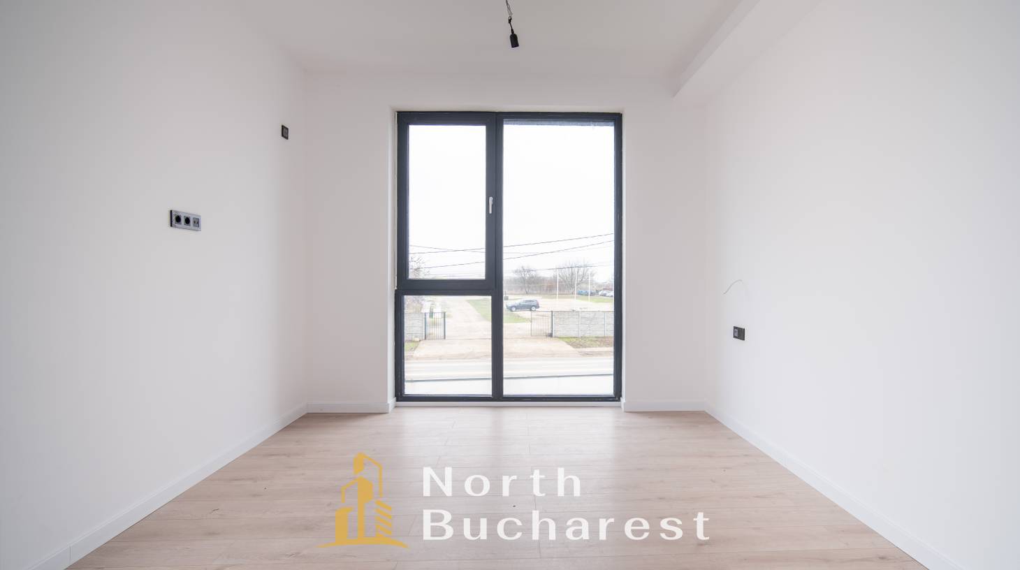 https://images.northbucharest.ro/do7ZRivdUvUwrYXb4mJxc-pzNYlmevPIHKnHX9BI6hA/watermark:0.75:so:0:30:0.39/resize:fill:1460:816:1/gravity:ce/bG9jYWw6Ly8vZXN0YXRlL2xyLzAwZGRmZTdjLTRlYjQtNDVhYS1hODJlLTM5YmFiM2MzNDY2Yy5qcGVn