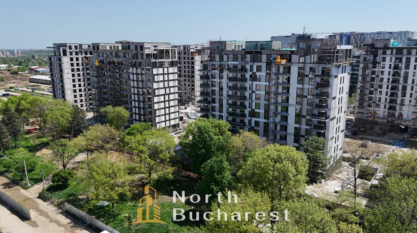 https://images.northbucharest.ro/eA9OH4RER-OTv2saojdwrHFZcn4A4eV7TpSNrYIop2E/watermark:0.75:so:0:30:0.39/resize:fill:1460:816:1/gravity:ce/bG9jYWw6Ly8vZXN0YXRlL2xyL2IwYTdlZTliLWZjZDAtNDUzYi1iOTg2LTM2OGEzNWNlYWE5ZS5qcGVn