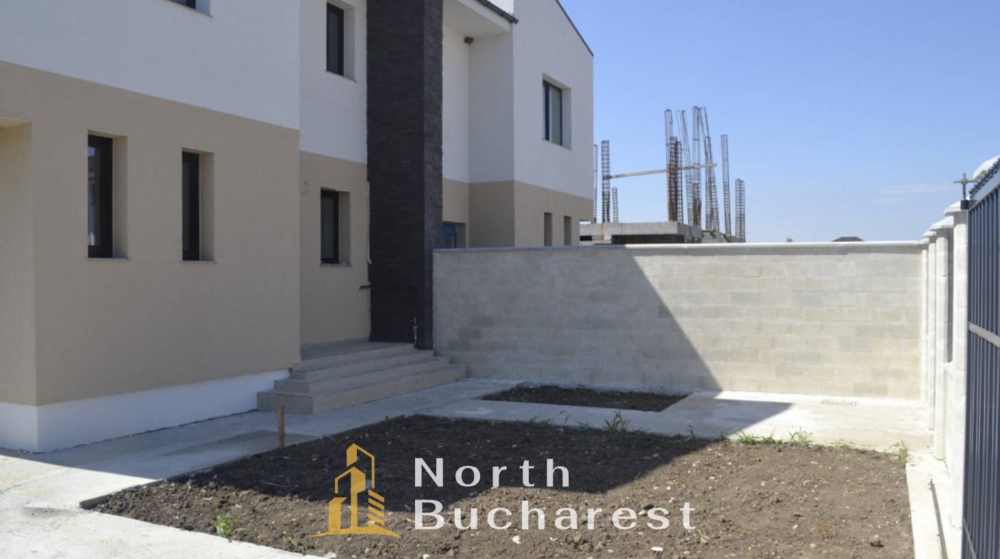 https://images.northbucharest.ro/eRQdDG1s43FJjaufSLVdXHZRIaEQ8ofKh_64NFC7NLo/watermark:0.75:so:0:30:0.39/resize:fill:1460:816:1/gravity:ce/bG9jYWw6Ly8vZXN0YXRlL2xyL2Rkd2FoZnY3emZneTQ5Yy0xODFfMTUuanBlZw