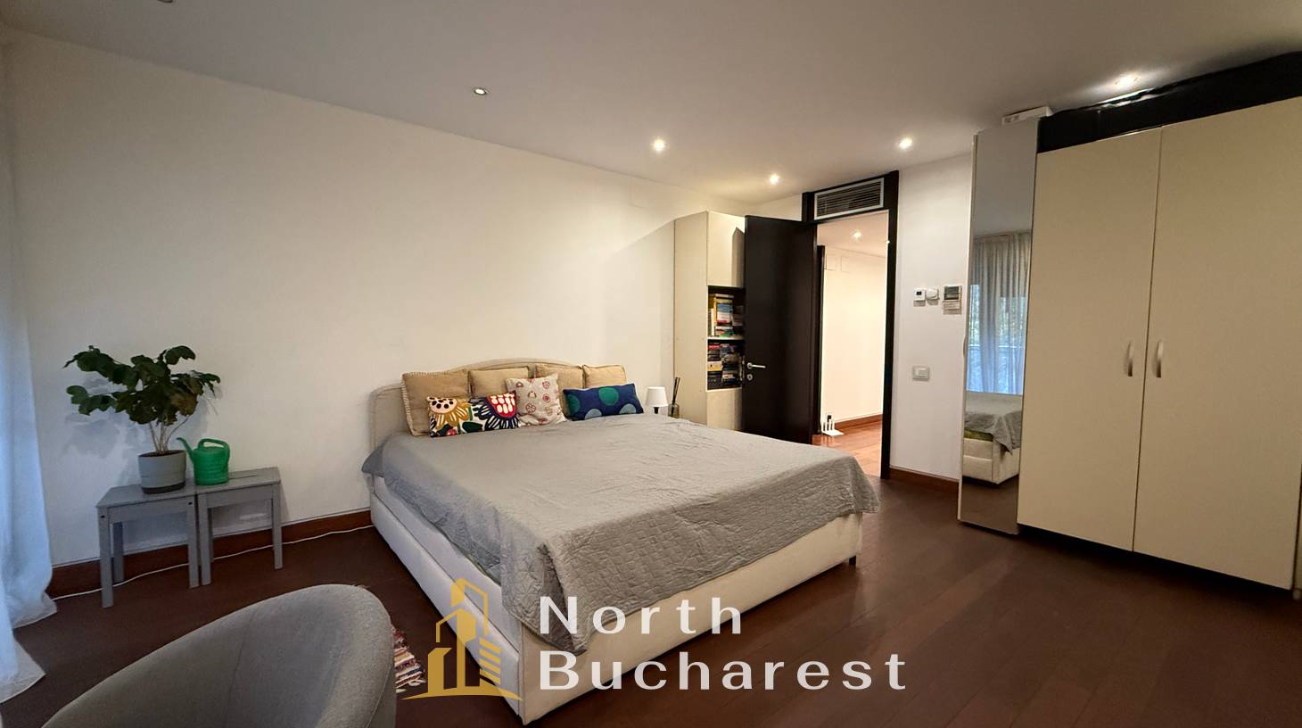 https://images.northbucharest.ro/e_hzeGcB8Z_-iog33u5x93XOT6nrq_BpBBKmN6GuOow/watermark:0.75:so:0:30:0.39/resize:fill:1460:816:1/gravity:ce/bG9jYWw6Ly8vZXN0YXRlL2xyLzUzMjY1ZjI0LTQ2MjAtNGNjMi1iOTk0LWNhYzY3ZDMyYjE0ZS5qcGVn