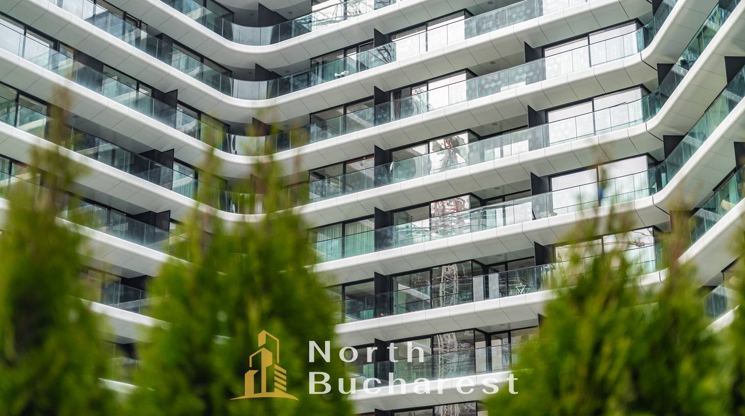 https://images.northbucharest.ro/ew4Rm-SV428x2f9PTABiaKin09zA1QlgWZFCV4fXaoM/watermark:0.75:so:0:30:0.39/resize:fill:1460:816:1/gravity:ce/bG9jYWw6Ly8vZXN0YXRlL2xyL2U0YjVjNmJkLWQxZjQtNGU2NS05YjM4LWNjOTc2YzRjNWVjNS5qcGVn