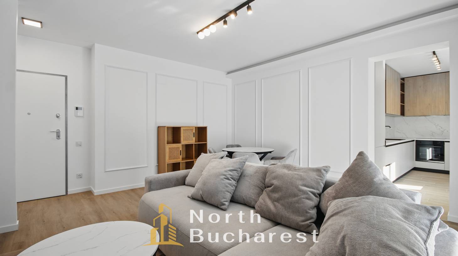 https://images.northbucharest.ro/f1L_QXUJIlibqSKdX3FLne-1bp4F6g_PuBehxwj0MmQ/watermark:0.75:so:0:30:0.39/resize:fill:1460:816:1/gravity:ce/bG9jYWw6Ly8vZXN0YXRlL2xyLzQ3NTYyYTAxLTQ4ZWQtNGM5YS05ZmJiLWI4MzA2MGYwZjM2OC5qcGVn