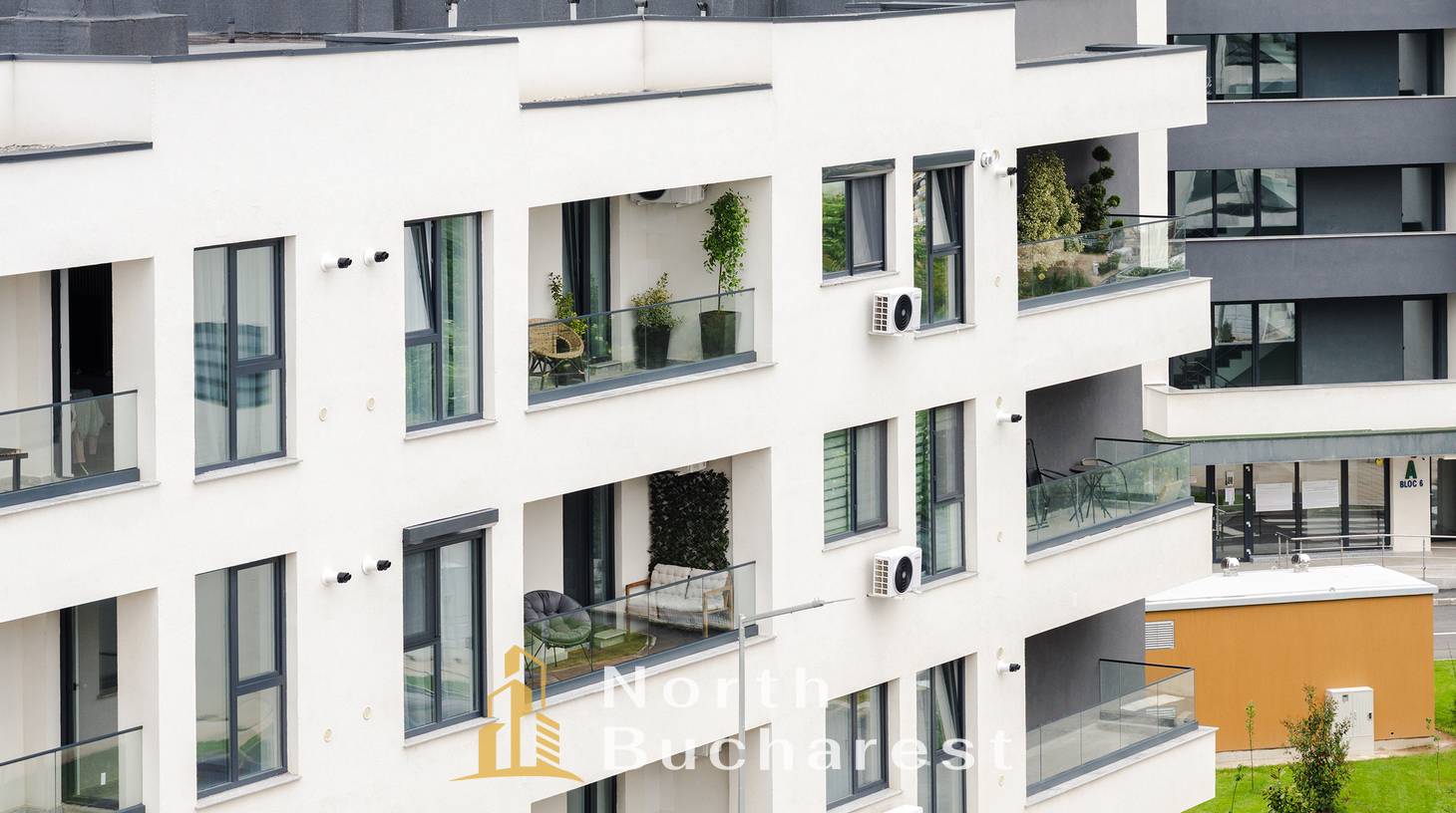 https://images.northbucharest.ro/fRLs0fCQ2jdqv9PvYZ1tSEr7z73U32an8VdrxJ-Ybag/watermark:0.75:so:0:30:0.39/resize:fill:1460:816:1/gravity:ce/bG9jYWw6Ly8vZXN0YXRlL2xyLzc4OGNiMzlmLThlYjItNDNiMS1iY2VhLTY4MWIzODIxZjdjMy5qcGVn