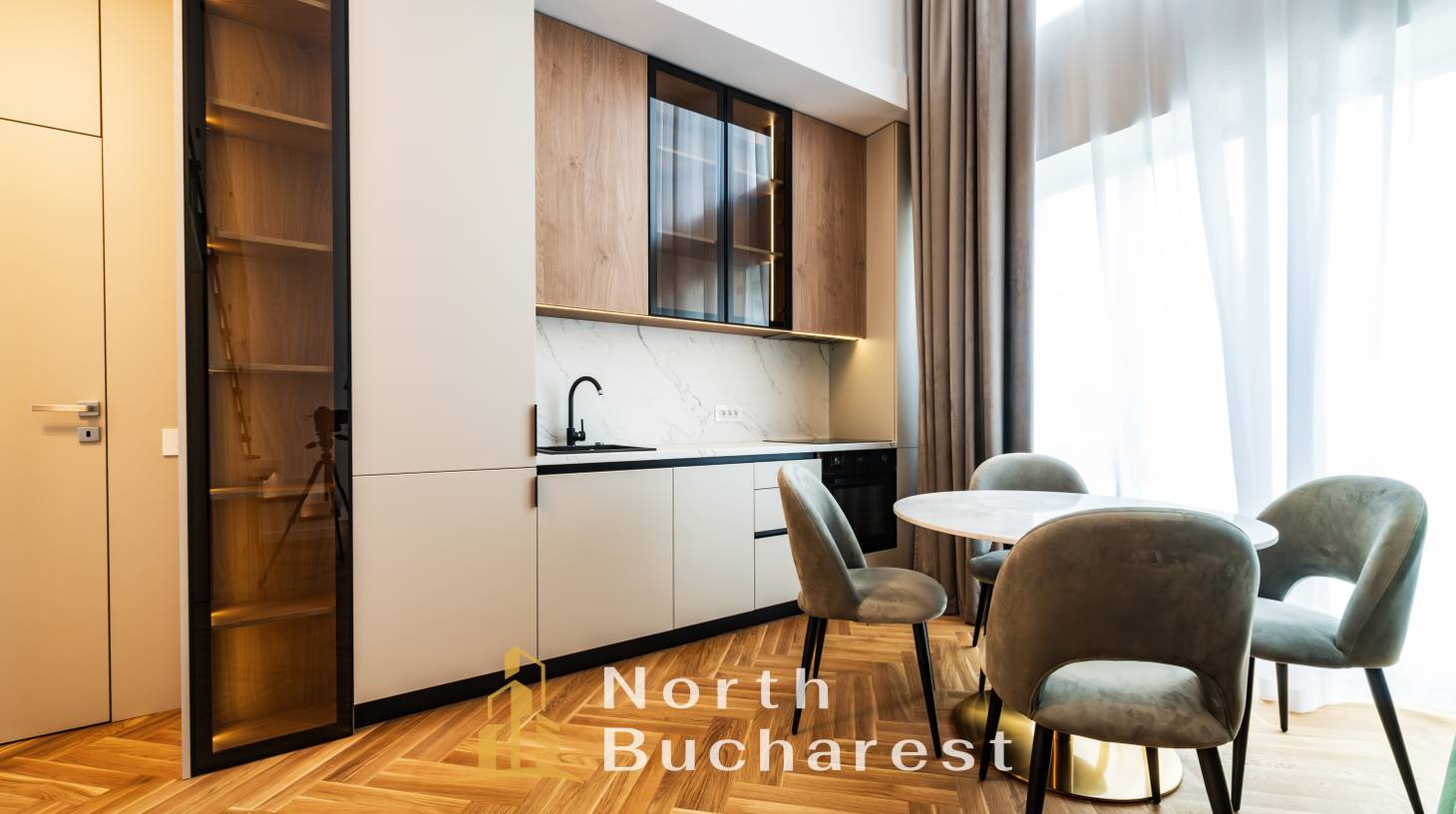 https://images.northbucharest.ro/fU6PAkr890bMXF1ljBcL8P4LZOAEZX8tSodUuI0IFwk/watermark:0.75:so:0:30:0.39/resize:fill:1460:816:1/gravity:ce/bG9jYWw6Ly8vZXN0YXRlL2xyLzRlODU1NTVmLTFmY2YtNDkwYS1hZmYwLWViMDAwNzZjNTkyMS5qcGVn