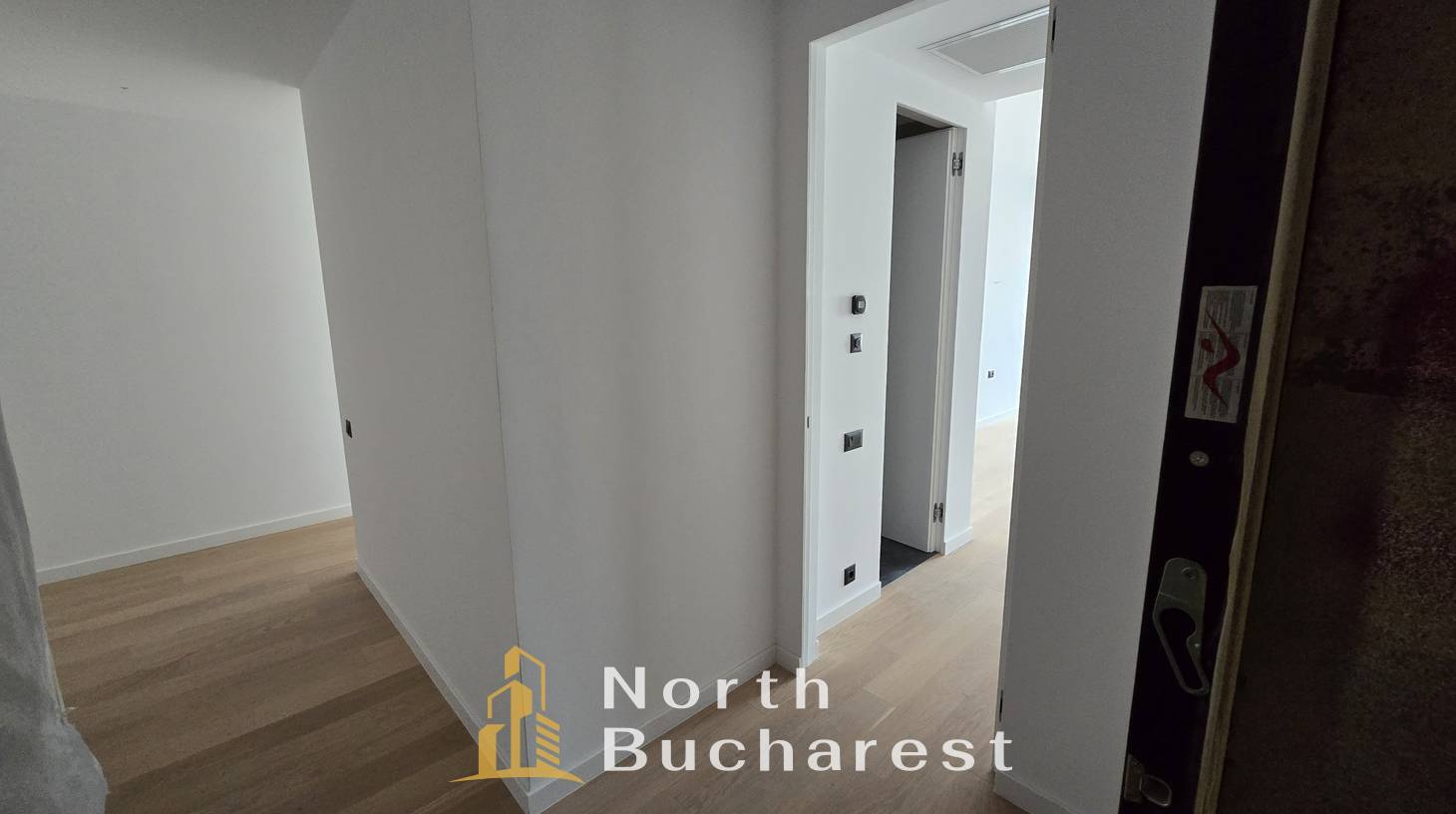 https://images.northbucharest.ro/fwBlVy4-HBOmKSv1wvQPGL66CwsWCCg3JemrIx09DLE/watermark:0.75:so:0:30:0.39/resize:fill:1460:816:1/gravity:ce/bG9jYWw6Ly8vZXN0YXRlL2xyLzU1YWQ2NTQ2LWZiZDYtNDhkYy04OThiLWYxYTBjOTIzYWJiNi5qcGVn