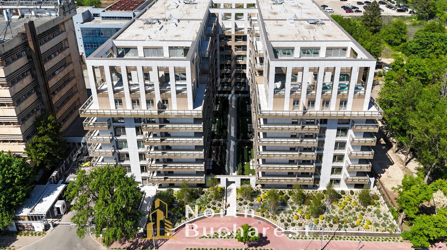 https://images.northbucharest.ro/gBYyEdqVM2xHEC8wxKcGhX3DRGauVQoqX1Ls8eSeBdo/watermark:0.75:so:0:30:0.39/resize:fill:1460:816:1/gravity:ce/bG9jYWw6Ly8vZXN0YXRlL2xyL2YzNTA5ZDg2LTk5OGItNDlhZS1hNDI4LWEyNzhkY2NhOThjMS5qcGVn