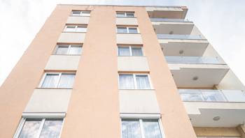 https://images.northbucharest.ro/gdBG40dqWngvaTHsoNuvc0ZqpIv639vxn_BU3gfC_zU/resize:fill:350:198:1/gravity:ce/bG9jYWw6Ly8vZXN0YXRlL2xyLzQzOTlhZmQwLTQzMzUtNDA3MS05YjM2LWMwMmZkMTg3YWRiMS5qcGVn