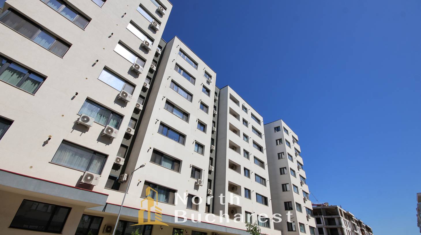 https://images.northbucharest.ro/gtVv7KtRXGDIUsQLy8Y_IEA2rOzOiYEmpxsg8a20pao/watermark:0.75:so:0:30:0.39/resize:fill:1460:816:1/gravity:ce/bG9jYWw6Ly8vZXN0YXRlL2xyLzk2MzNiNWNjLTRjOWYtNGNiOC04Y2I1LThlMjkwZGRkNTAwNi5qcGVn