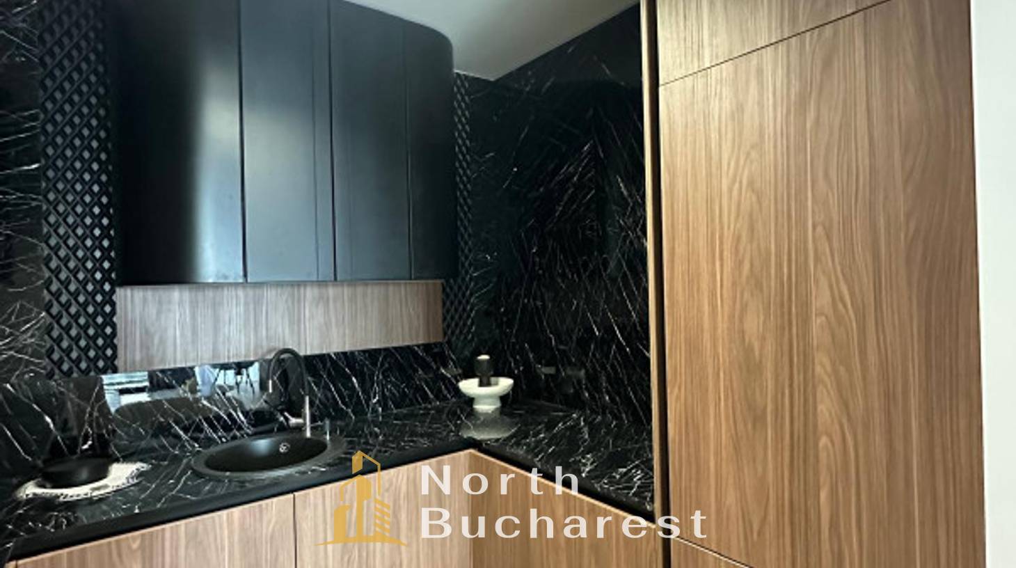 https://images.northbucharest.ro/h25NTbyf3KMG8xnfNAAVNaZAoc0kyunUYJEp6AEP1OQ/watermark:0.75:so:0:30:0.39/resize:fill:1460:816:1/gravity:ce/bG9jYWw6Ly8vZXN0YXRlL2xyLzRhaWNybGQ2bDM5NHlzZi02NzJfMTMuanBn