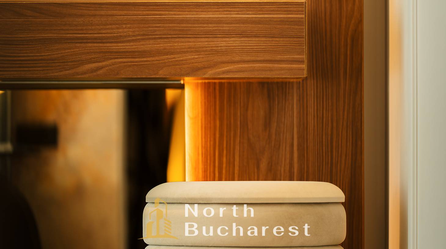 https://images.northbucharest.ro/he7Dix3NKDNtESN0Q8WUNYBzTeTyMrymNjY0ApbMCH8/watermark:0.75:so:0:30:0.39/resize:fill:1460:816:1/gravity:ce/bG9jYWw6Ly8vZXN0YXRlL2xyLzJkOTI2MzMzLWM1ZTQtNDllMC1iOWY3LTQ3ODA3NmMxYjhmZi5qcGVn