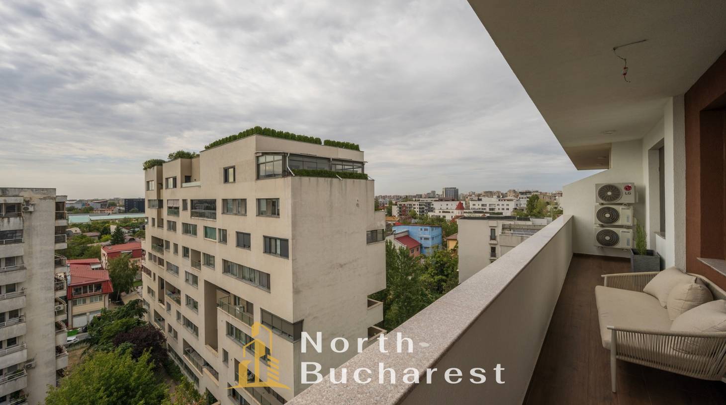 https://images.northbucharest.ro/hu3MlVGZgwzIDN7OBa7zC6NWalSHWXitJgCXdyWIZrQ/watermark:0.75:so:0:30:0.39/resize:fill:1460:816:1/gravity:ce/bG9jYWw6Ly8vZXN0YXRlL2xyLzkwMTdkNmE3LWRiOWEtNDk1Zi05MDZkLTJkNjE1ZjIzMDZmOC5qcGVn