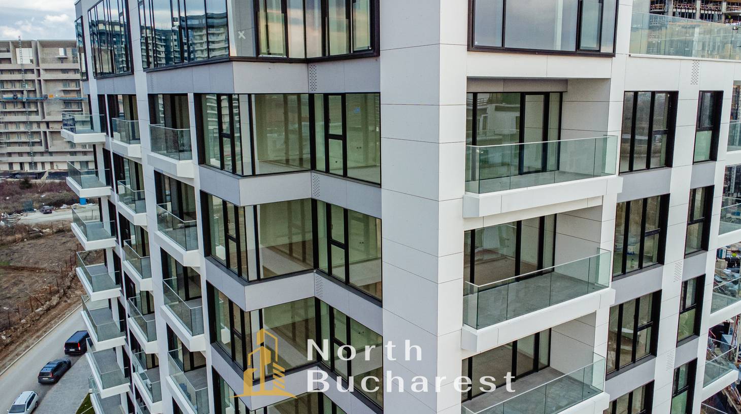 https://images.northbucharest.ro/i4Wok1QjWzH7pp3cl6EPYbrXFkqKTfXYG-A-sPlwhXg/watermark:0.75:so:0:30:0.39/resize:fill:1460:816:1/gravity:ce/bG9jYWw6Ly8vZXN0YXRlL2xyLzc4NWJjNDBlLWRhYTUtNDk0Mi05OWRjLWM5N2NmMjhlNzMyZC5qcGVn