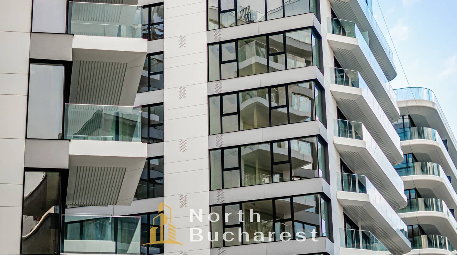 https://images.northbucharest.ro/j-z6nKg_KRr5dXqq2_F61Ed7MktQw7f8rEW53WiGqWs/watermark:0.75:so:0:30:0.39/resize:fill:1460:816:1/gravity:ce/bG9jYWw6Ly8vZXN0YXRlL2xyLzRmYWQ2MTNkLWU1NTgtNDIwZC1iMzg3LWQxNDI0NjAwYjIwNC5qcGVn