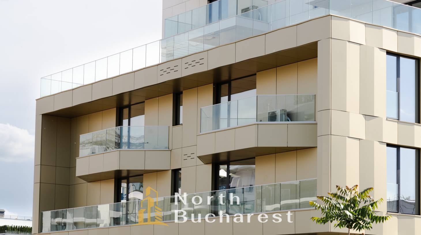 https://images.northbucharest.ro/k284HGNV-0e1k1V1fANUcsOaa6WRgN0UhyITNpDWCik/watermark:0.75:so:0:30:0.39/resize:fill:1460:816:1/gravity:ce/bG9jYWw6Ly8vZXN0YXRlL2xyLzFlNzY2NjMwLTkwZmQtNDNkYS1hODNiLWUzOGFlZGI2Y2ZiYi5qcGVn