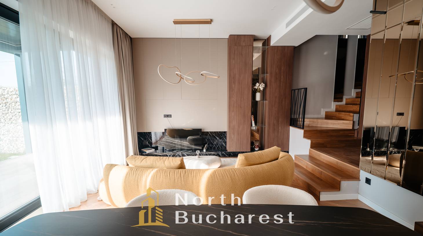 https://images.northbucharest.ro/k6Nmr00ITNvvz3Bo0UqVOaF7-T1ghdkAbh5m-1ovukY/watermark:0.75:so:0:30:0.39/resize:fill:1460:816:1/gravity:ce/bG9jYWw6Ly8vZXN0YXRlL2xyLzhkOGZjNGM1LWIwNTItNDA3NC04YjNjLTIzNjE0NWJlY2E3Mi5qcGVn