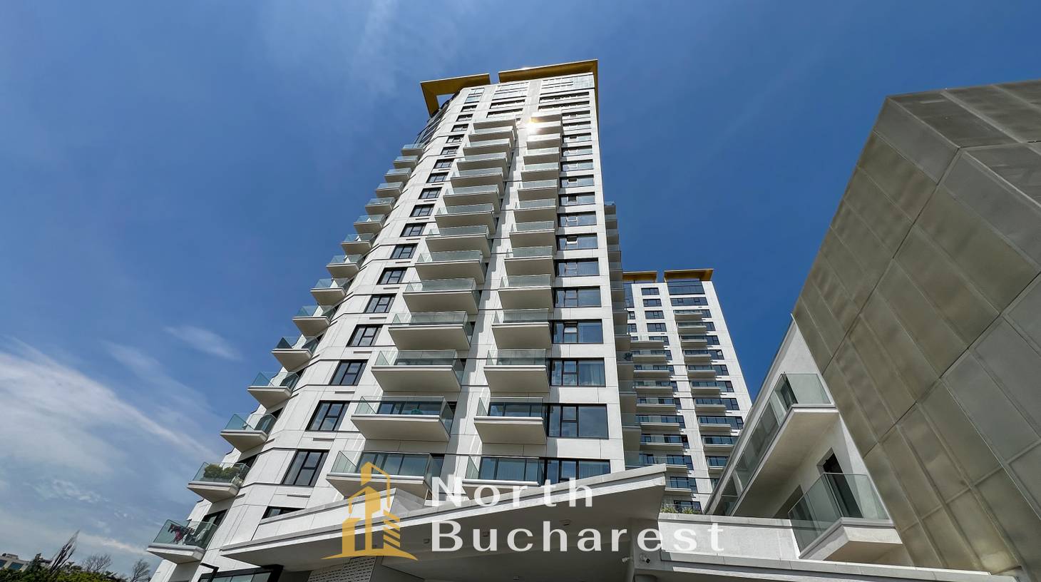 https://images.northbucharest.ro/kEZuNCwiWrcpM4-jZFlWrXm1BfAl5E4pyWPVOugFMGw/watermark:0.75:so:0:30:0.39/resize:fill:1460:816:1/gravity:ce/bG9jYWw6Ly8vZXN0YXRlL2xyL2QzOWM2ZTU1LWM4NmQtNDllMi05MDJkLWU1YzNiZTI2Y2Q4Yi5qcGVn