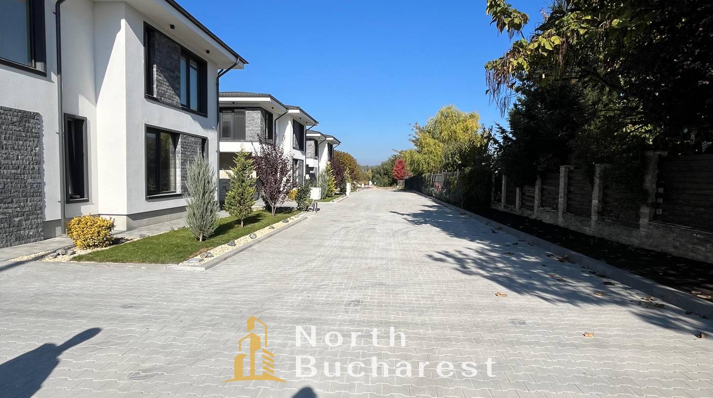 https://images.northbucharest.ro/kg62EQLr_9ZUSLfjyFPswZLF0rs9_h0sRRcqycbmbkM/watermark:0.75:so:0:30:0.39/resize:fill:1460:816:1/gravity:ce/bG9jYWw6Ly8vZXN0YXRlL2xyL2YzM2NiZjIyLWI3MDQtNDY5Yi05ODVlLWNhNTNmY2FjZWYzOS5qcGVn